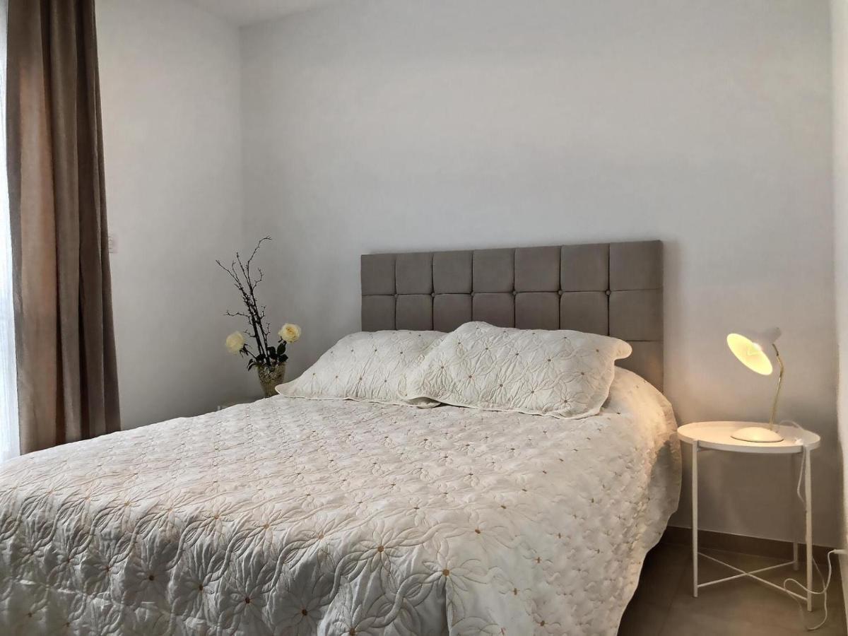 Kresidence - Appartements Saint-Louis ภายนอก รูปภาพ